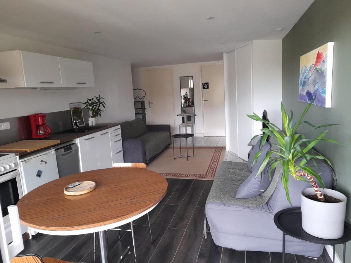 A 5 Mns Du Puy De Dome Avec Vue Imprenable Studio Rez De Jardin 24M2 Neuf A Laschamps Saint-Genès-Champanelle 外观 照片